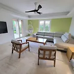 Lägenhet Rez-de-villa 