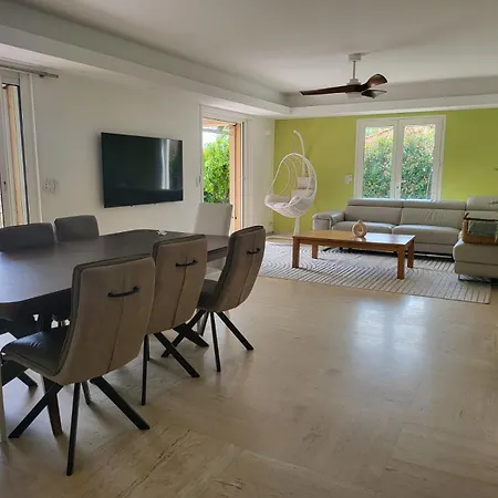 Apartment Rez-de-villa 